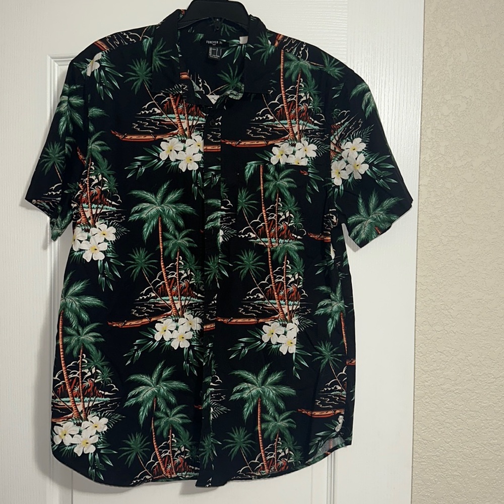 MENS LARGE PALM BUTTON UP